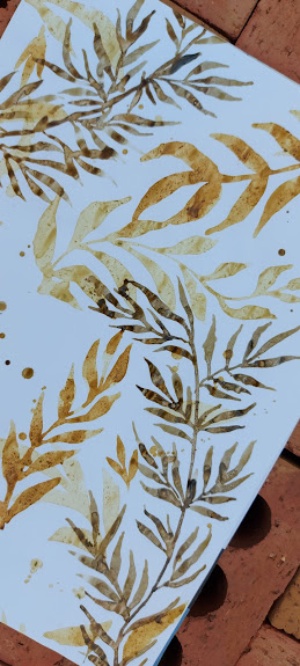 Katie Dridan creating pigment from clay and soil